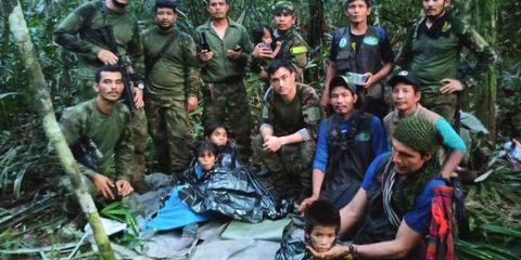 Через 40 дней после авиакатастрофы военные нашли в джунглях четверых детей