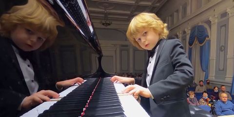 12-летний Елисей Мысин выиграл конкурс пианистов в США