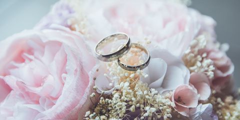 Мужчина отказался оплачивать свадьбу дочери из-за своей новой жены