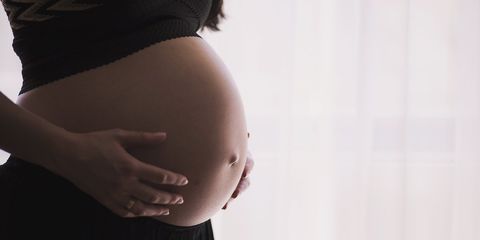 Англичанка лишилась девственности на пятом месяце беременности