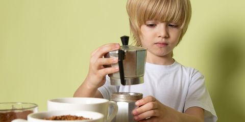 Кофе детям не игрушка: мнение врачей