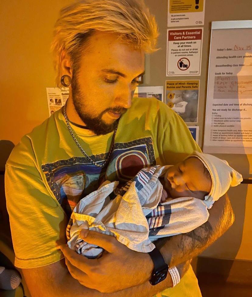 Блогер Макс «+100500» впервые стал отцом