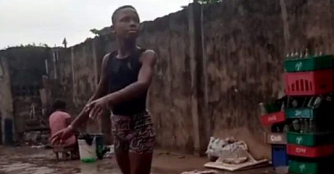 Мальчик из Африки записывал ролики, где он учился танцевать балет. Его взяли в Американский театр балета